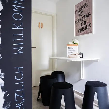 1 Bedroom - Lage - Kaffee - Wifi - Modern - Parkplaetze Apartamento
